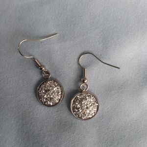Beautiful silver dangle earrings!